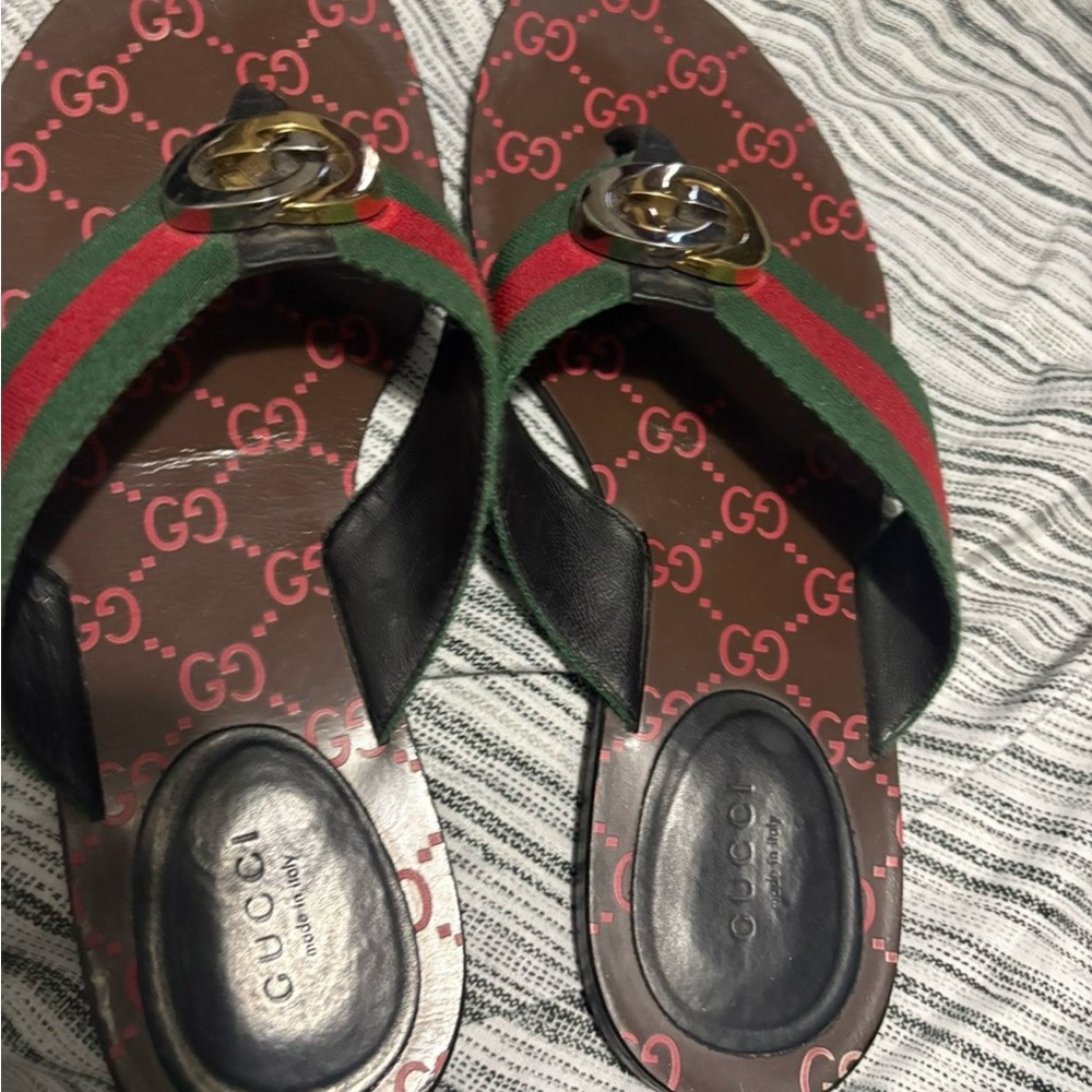 Gucci Women's Red and Green Sandals